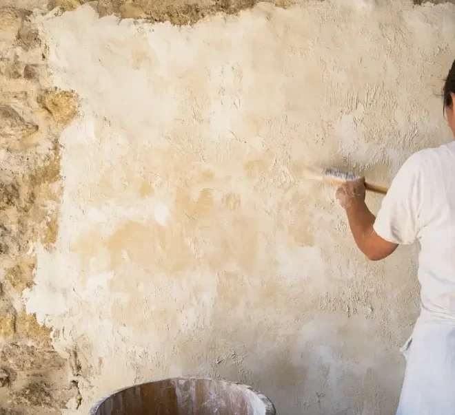 Le guide ultime du badigeon de chaux : techniques, application et teintes